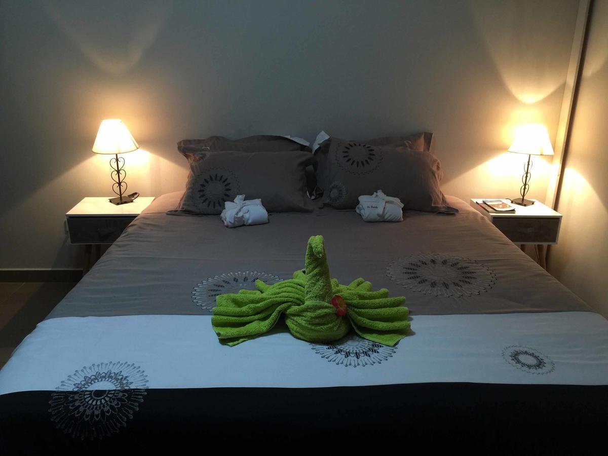 Le Lambablanc Bed & Breakfast Bras-Panon Екстериор снимка